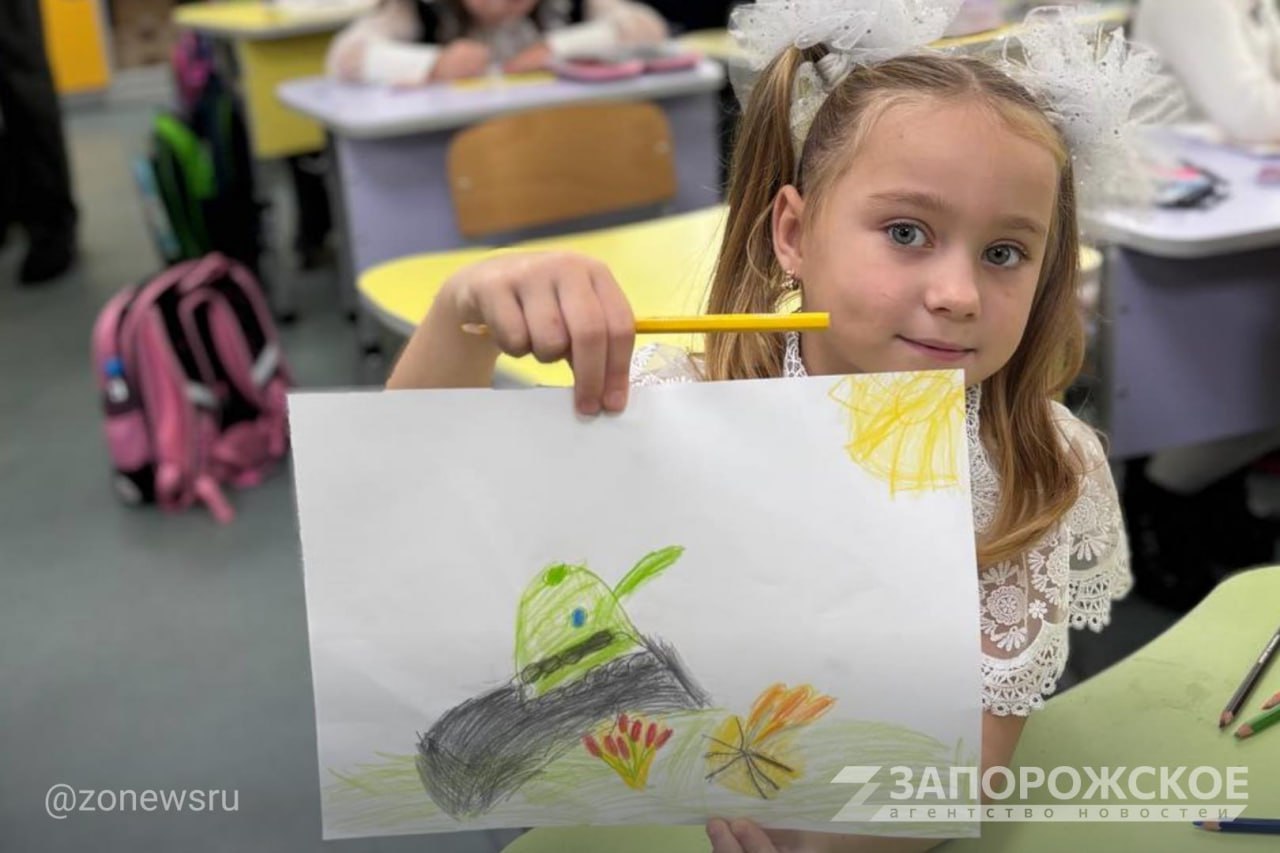 Молодежь Мелитополя поддержала бойцов СВО творческими открытками Молодежь Мелитополя поддержала бойцов СВО творческими открытками