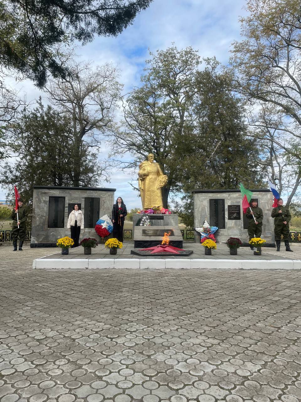 ДЕНЬ ОСВОБОЖДЕНИЯ СЕЛА!. Среди многих дней одна есть дата, Которая так сердцу дорога ДЕНЬ ОСВОБОЖДЕНИЯ СЕЛА!. Среди многих дней одна есть дата, Которая так сердцу дорога