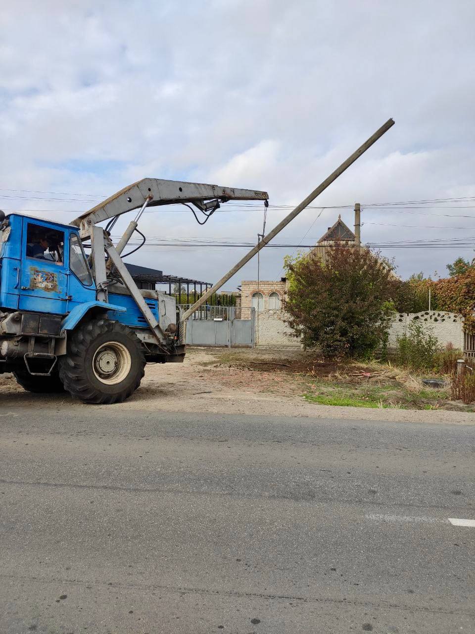 В Мелитопольском районе заменили аварийную опору ЛЭП