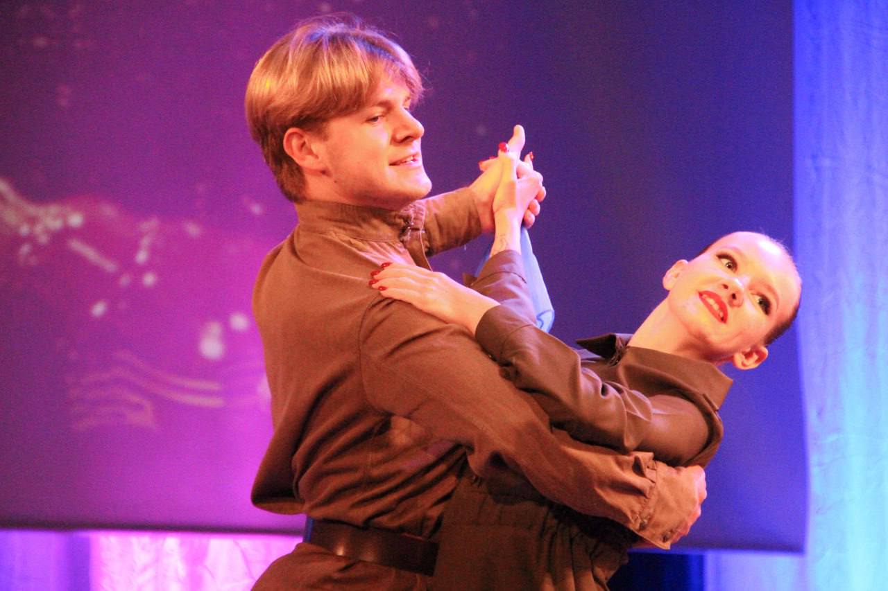 Праздничный концерт «Горжусь тобой, мой Мелитополь» ко Дню освобождения города состоялся в Областном центре искусств и народного творчества в Мелитополе Праздничный концерт «Горжусь тобой, мой Мелитополь» ко Дню освобождения города состоялся в Областном центре искусств и народного творчества в Мелитополе