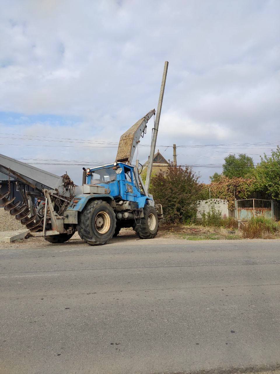 В Мелитопольском районе заменили аварийную опору ЛЭП В Мелитопольском районе заменили аварийную опору ЛЭП