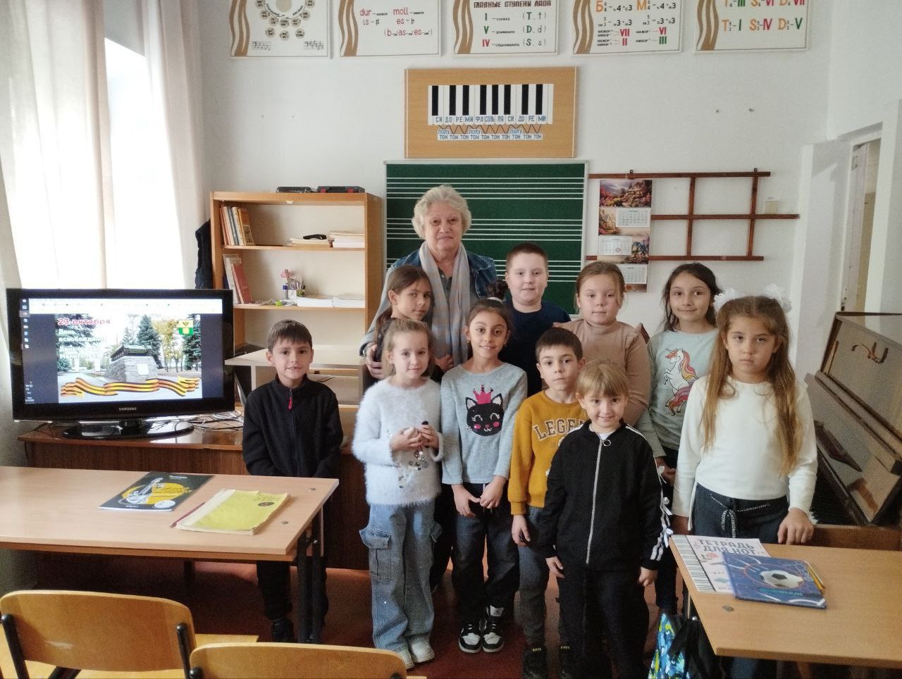 С Днем освобождения, родной город! Пусть искусство вдохновляет нас на мир и процветание! С Днем освобождения, родной город! Пусть искусство вдохновляет нас на мир и процветание!