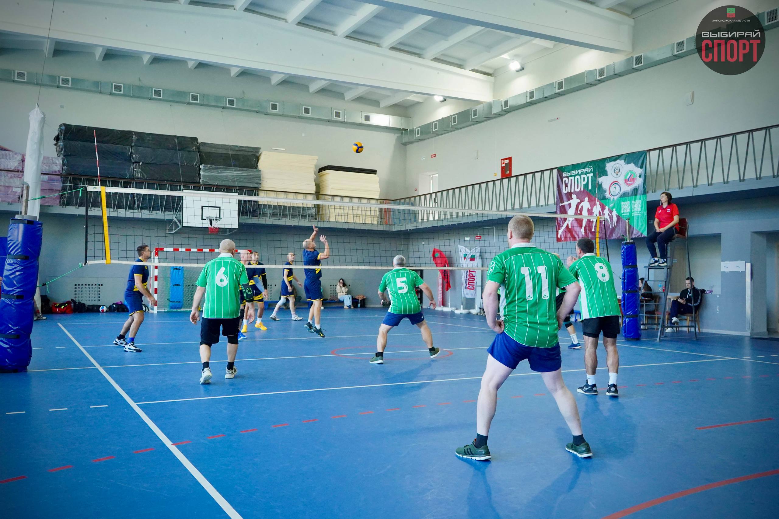 Турнир по волейболу среди мужских команд ветеранов 40+ прошел в Мелитополе Турнир по волейболу среди мужских команд ветеранов 40+ прошел в Мелитополе