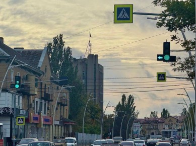 В Мелитополе на перекрёстке проспекта Богдана Хмельницкого и улицы Екатерины Великой светофор оборудовали дополнительной стрелкой для поворота налево