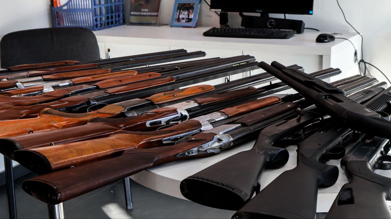 На фронт передана очередная партия охотничьего оружия На фронт передана очередная партия охотничьего оружия