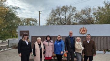 В Балках Васильевского района в 82-ю годовщину освобождения от фашистов почтили память защитников Родины