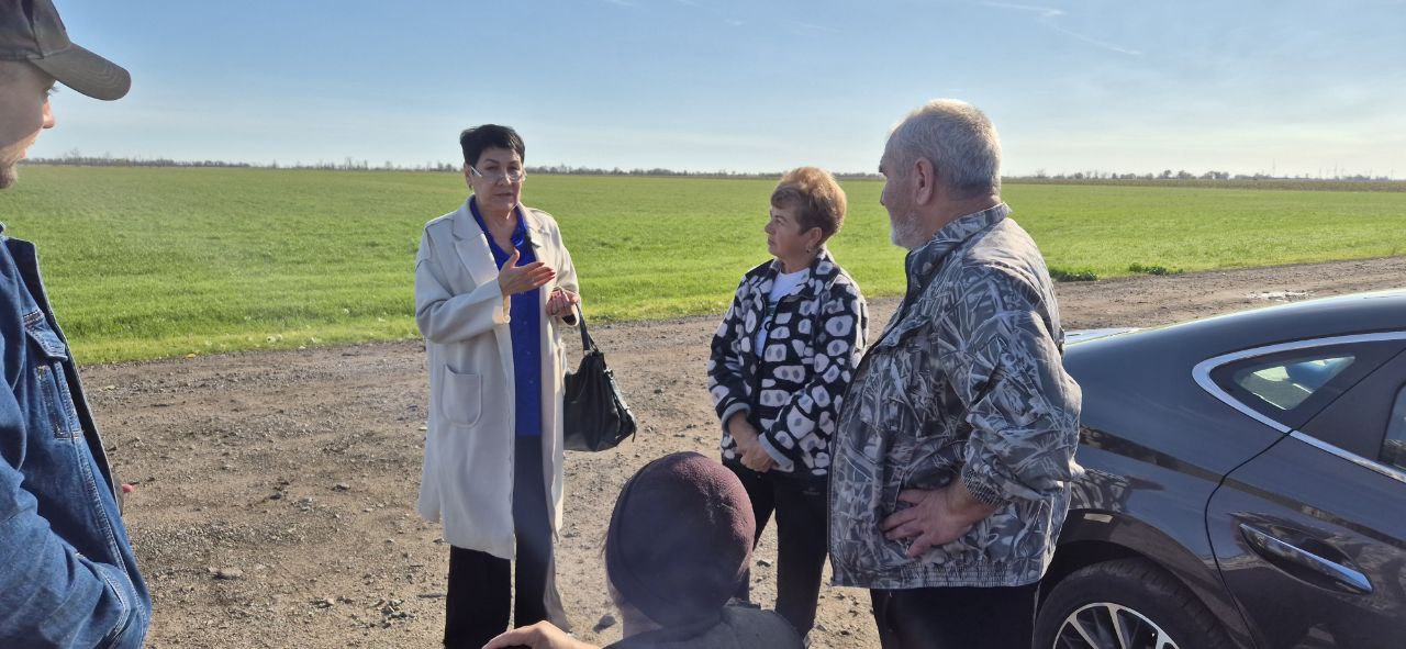 Депутат Законодательного Собрания Запорожской области Светлана Третьяк, откликнувшись на приглашение жителей одной из улиц села Мордвиновка, встретилась с ними для обсуждения насущных проблем Депутат Законодательного Собрания Запорожской области Светлана Третьяк, откликнувшись на приглашение жителей одной из улиц села Мордвиновка, встретилась с ними для обсуждения насущных проблем