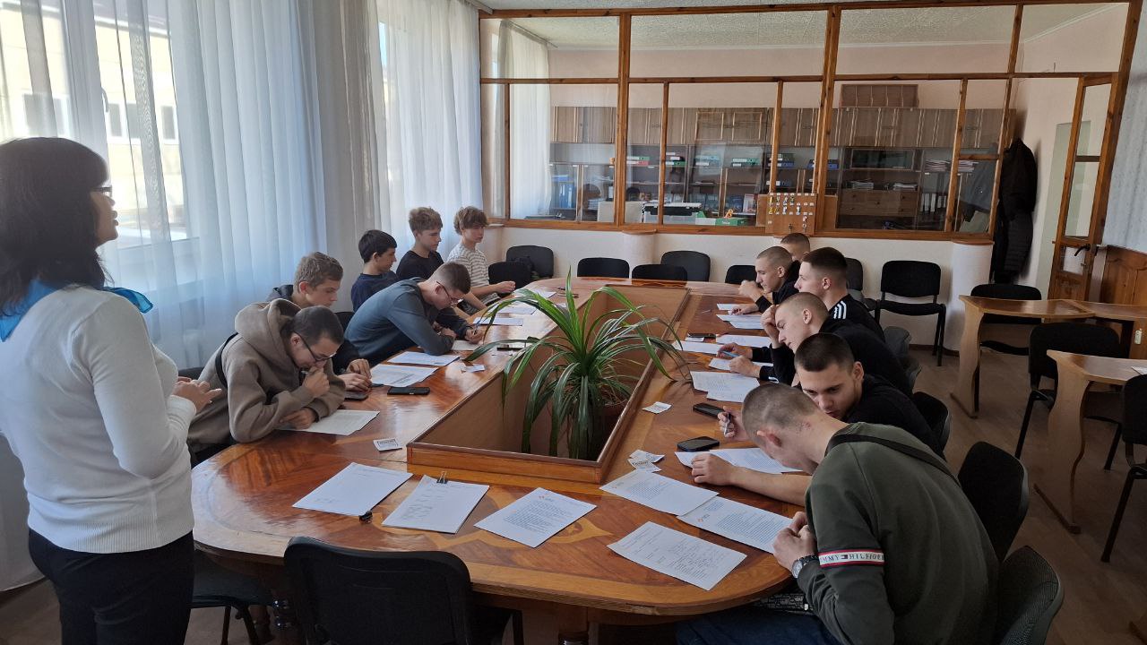 В г. Бердянске прошел тренинг «Успешный старт карьеры выпускника» в рамках работы молодежного клуба «Ты в Центре!» для учащихся ГБПОУ «Бердянский многопрофильный центр» В г. Бердянске прошел тренинг «Успешный старт карьеры выпускника» в рамках работы молодежного клуба «Ты в Центре!» для учащихся ГБПОУ «Бердянский многопрофильный центр»
