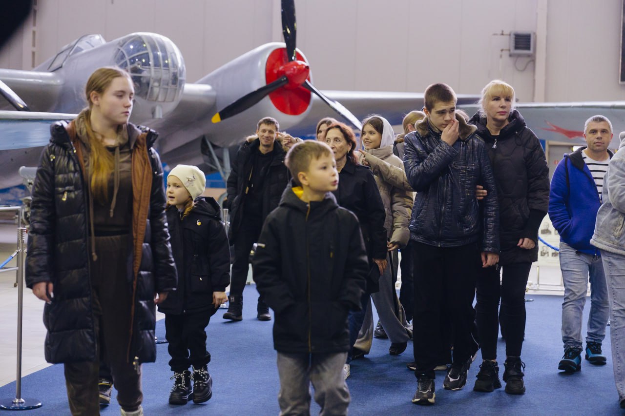 ЛДПР организовала поездку юных артистов из Мариуполя в Звездный городок ЛДПР организовала поездку юных артистов из Мариуполя в Звездный городок