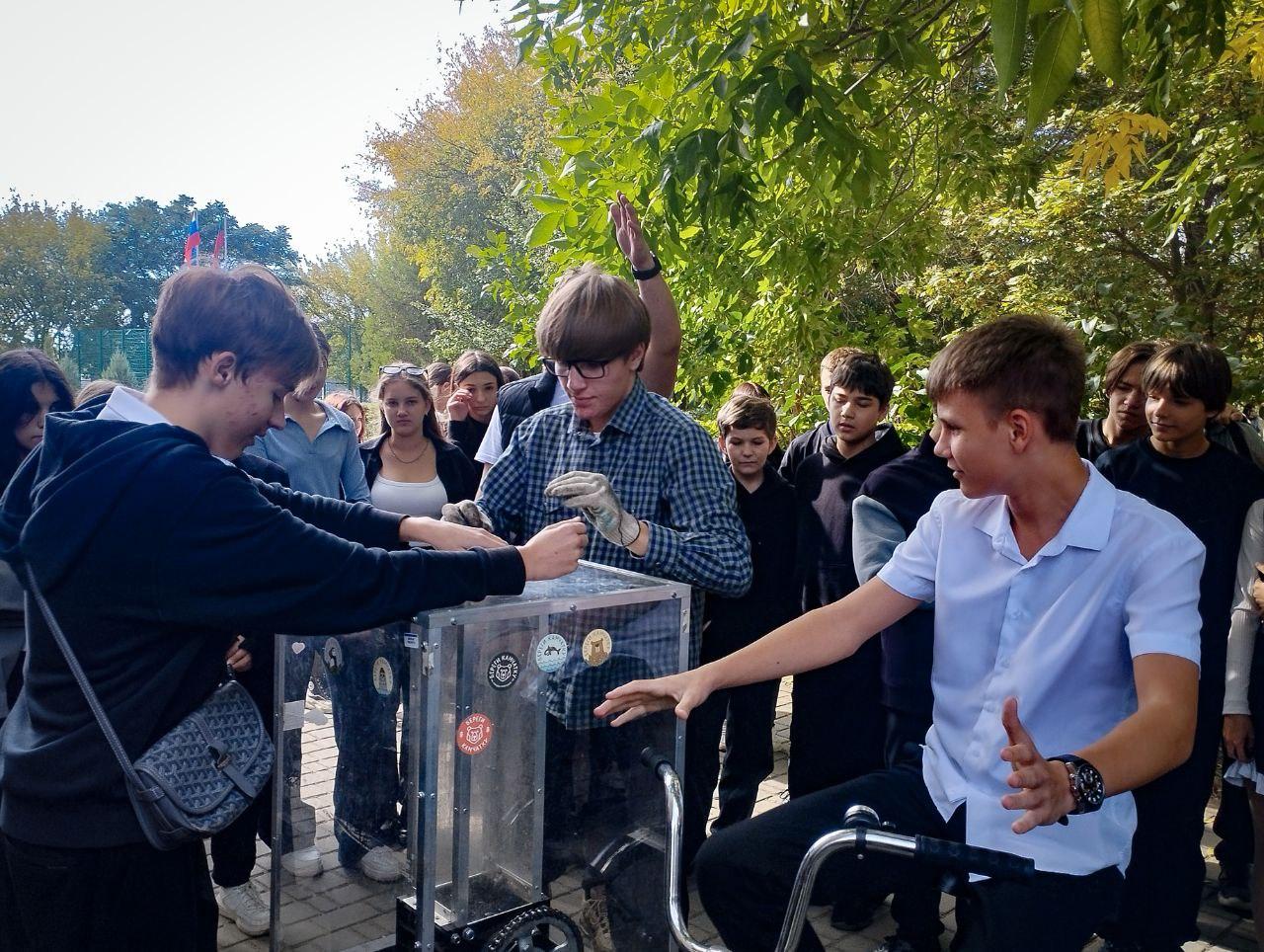 Мелитопольские школьники освоили основы раздельного сбора отходов и переработки пластика Мелитопольские школьники освоили основы раздельного сбора отходов и переработки пластика