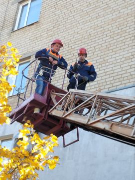 Восстановительные работы на крышах домов в селе Фруктовое