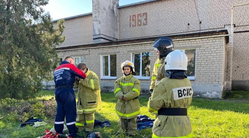 В Бердянске прошло занятие по пожарной безопасности для юных спасателей