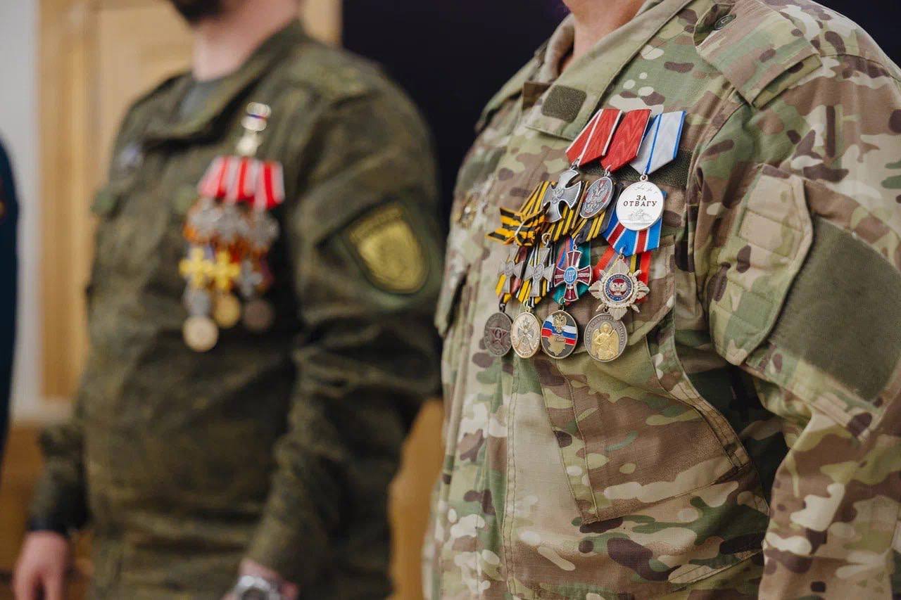 В Москве состоялась встреча Председателя ЛДПР Леонида Слуцкого с руководством добровольческой разведывательно-штурмовой бригады имени Святого Благоверного князя Александра Невского, приуроченная к трёхлетию её создания В Москве состоялась встреча Председателя ЛДПР Леонида Слуцкого с руководством добровольческой разведывательно-штурмовой бригады имени Святого Благоверного князя Александра Невского, приуроченная к трёхлетию её создания