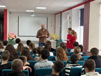       λ          8 .      . . . 