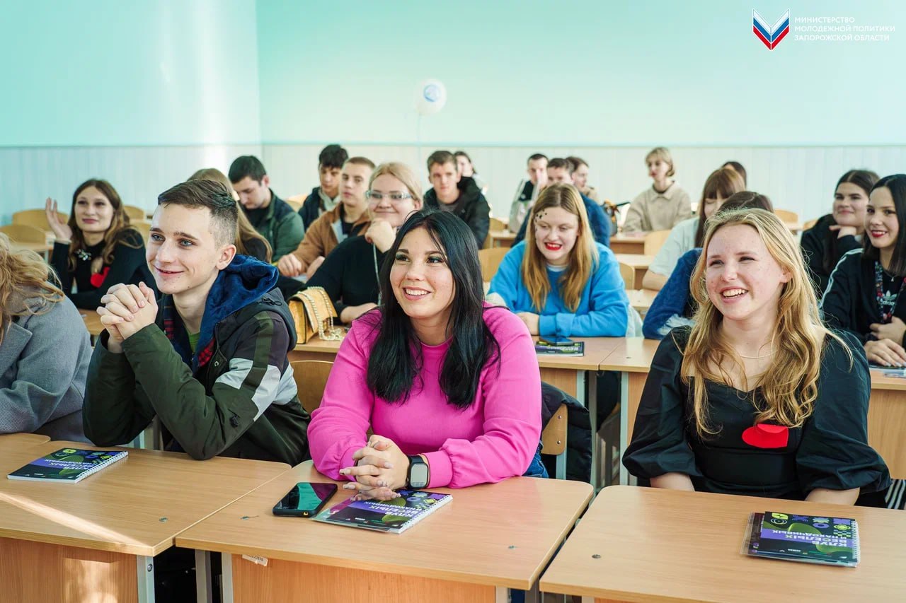 Четвертый интенсив Запорожской лиги КВН: юмор набирает обороты! Четвертый интенсив Запорожской лиги КВН: юмор набирает обороты!