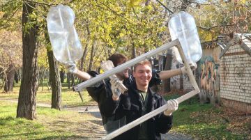 Около 20 мешков с мусором вывезли из парка в Мелитополе экоактивисты