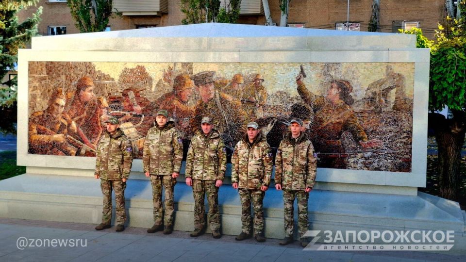 Бывшие солдаты ВСУ почтили память освободителей Мелитополя Бывшие солдаты ВСУ почтили память освободителей Мелитополя