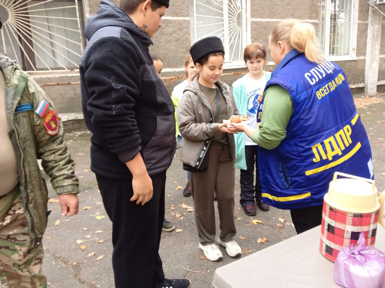 В райцентре Весёлое ЛДПР и казачество отметили День народного единства вместе В райцентре Весёлое ЛДПР и казачество отметили День народного единства вместе
