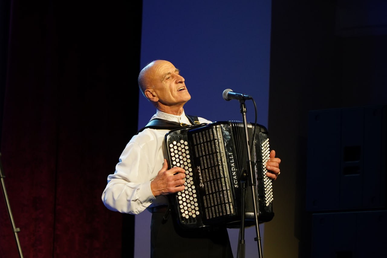 Фестиваль народного творчества «День народного единства» прошел во Дворце культуры железнодорожников Фестиваль народного творчества «День народного единства» прошел во Дворце культуры железнодорожников