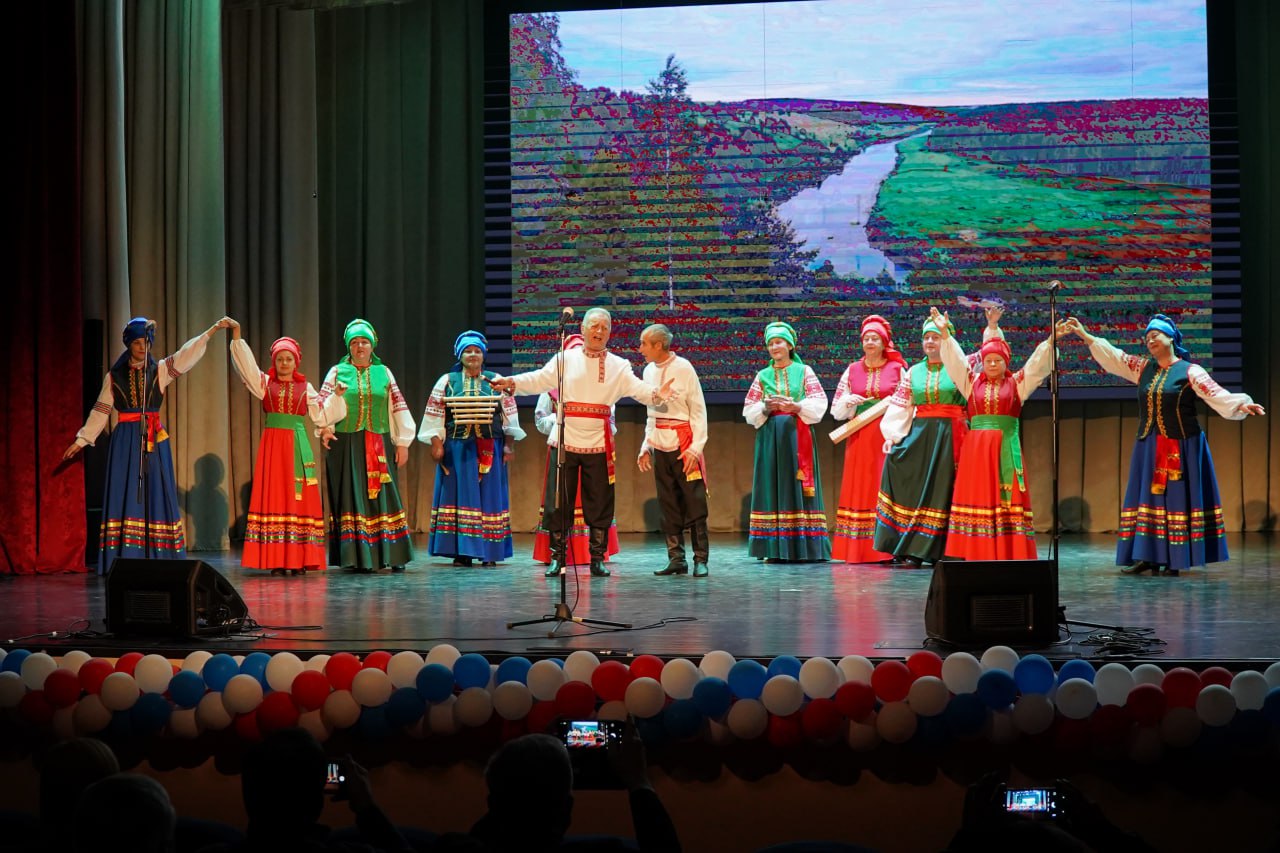 Во Дворце культуры железнодорожников состоялся Фестиваль народного творчества «День народного единства»