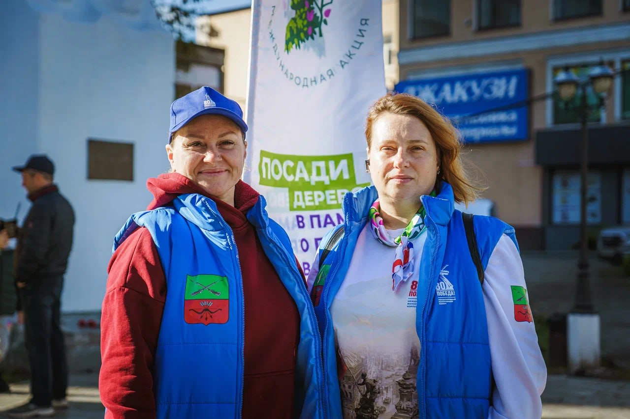 В Мелитополе состоялась эколого-патриотическая акция по высадке деревьев в память о каждом погибшем в годы Великой Отечественной войны В Мелитополе состоялась эколого-патриотическая акция по высадке деревьев в память о каждом погибшем в годы Великой Отечественной войны