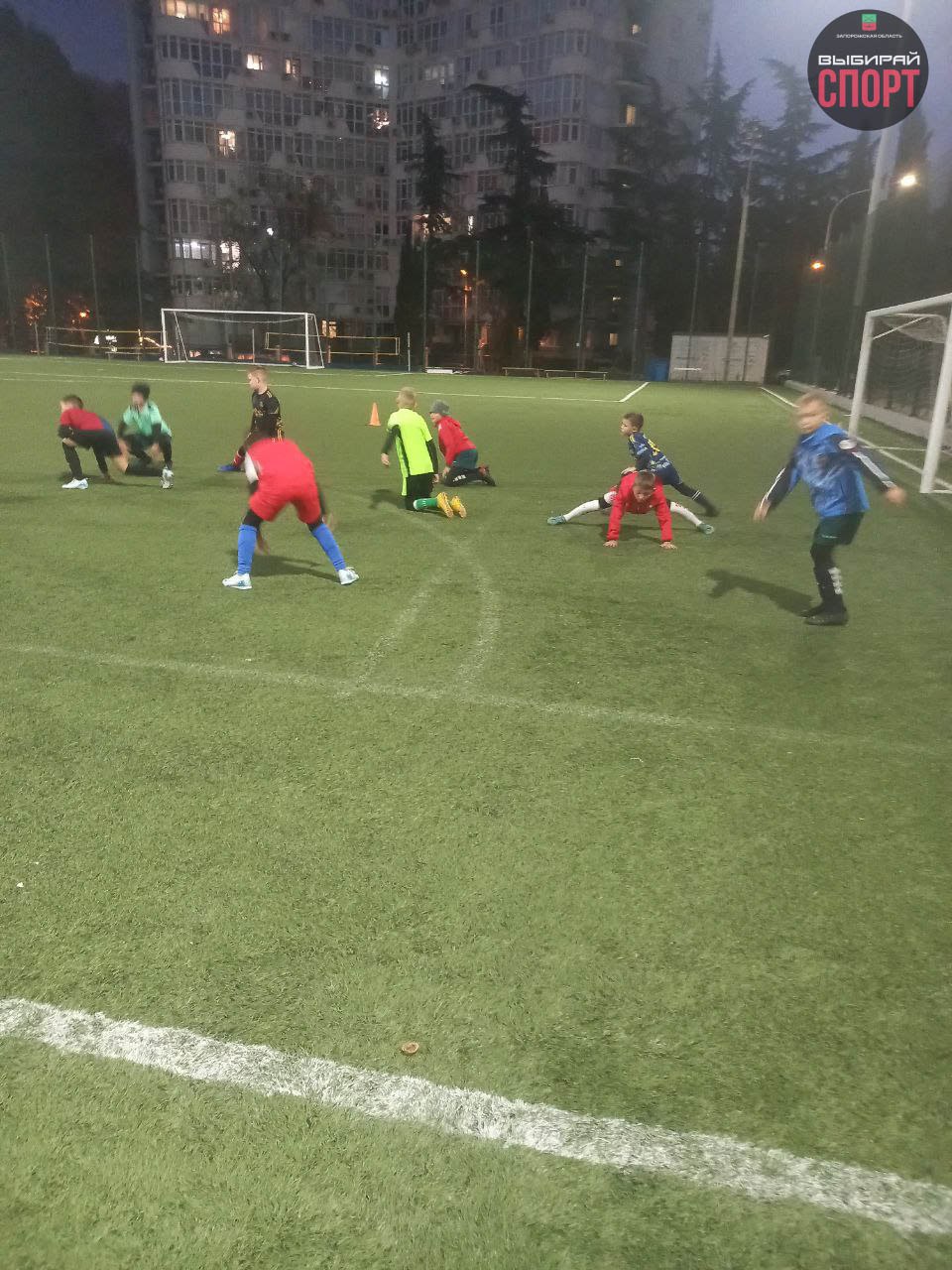 Юные футболисты Мелитополя на учебно-тренировочных сборах в Алуште Юные футболисты Мелитополя на учебно-тренировочных сборах в Алуште