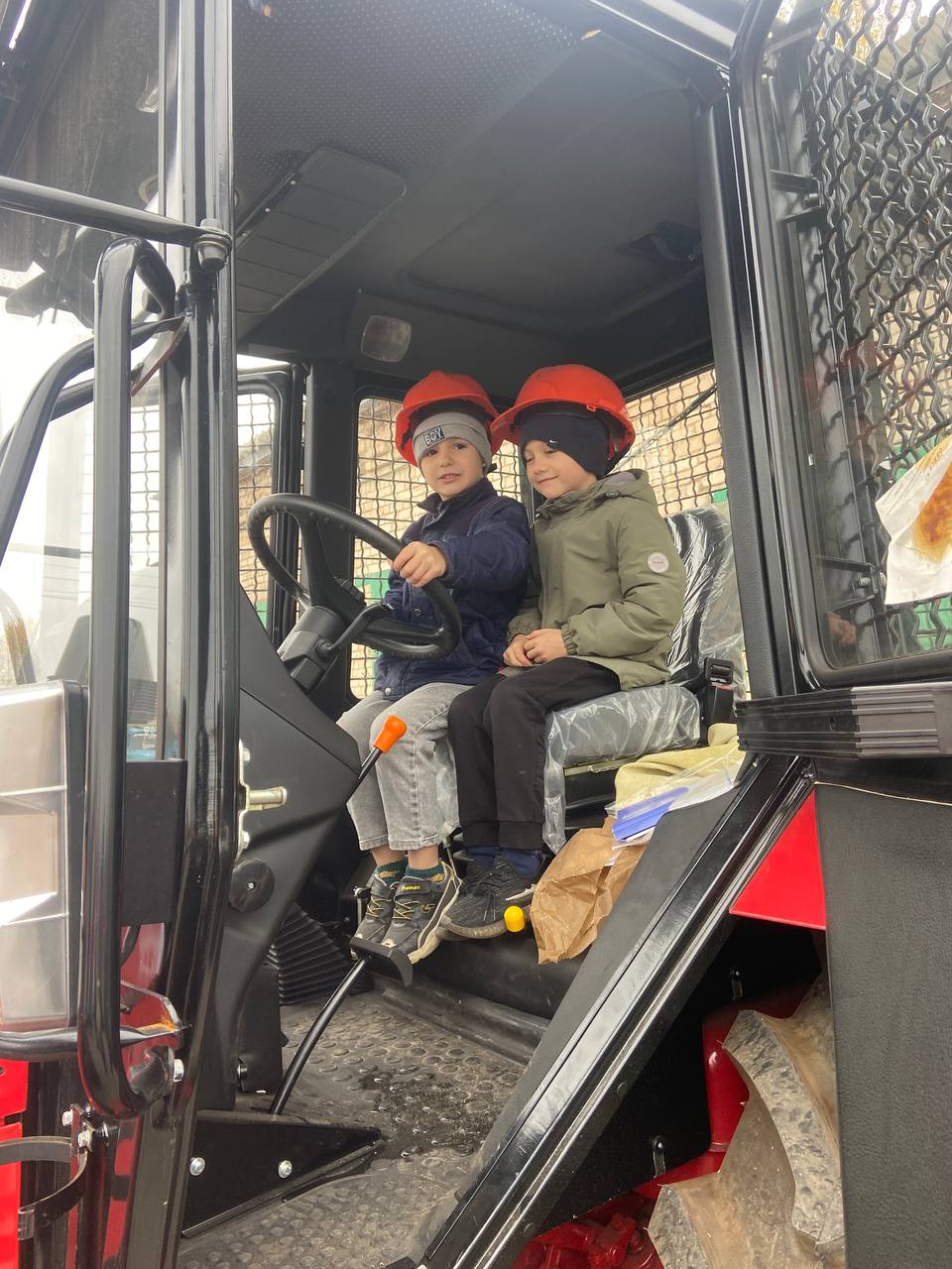 Мелитопольский лесхоз открыл двери для юных лесничих Мелитопольский лесхоз открыл двери для юных лесничих