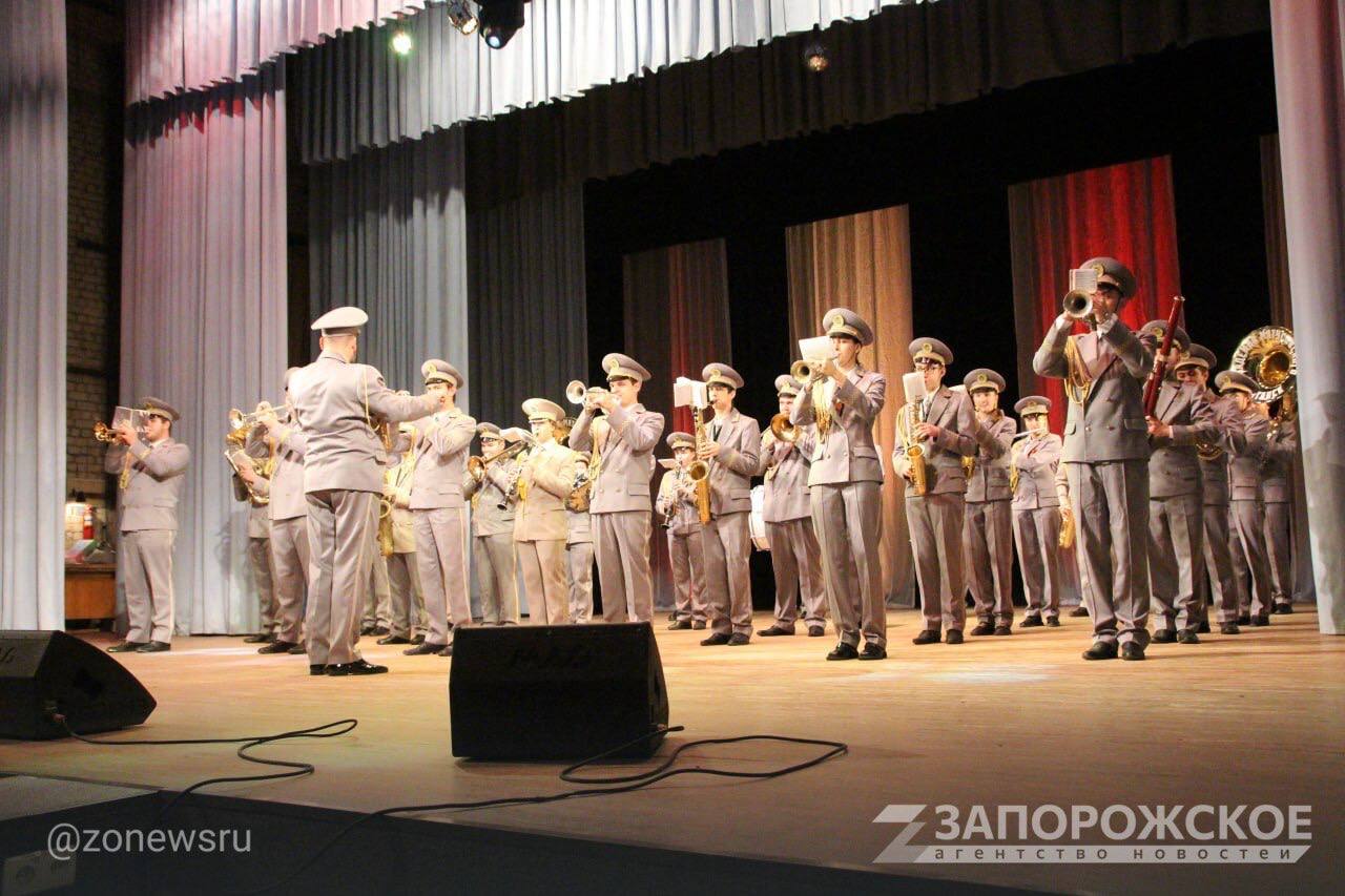 Студенты Луганской академии культуры и искусств выступили на сцене Мелитополя Студенты Луганской академии культуры и искусств выступили на сцене Мелитополя