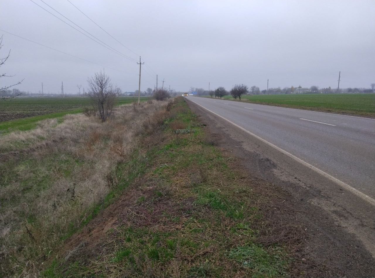 Наведение порядка. Сотрудники МБУ «Жилсервис» выполнили покос травы, уборку мусора и удаление сухостоя на участке вдоль проезжей части по улице Центральной Наведение порядка. Сотрудники МБУ «Жилсервис» выполнили покос травы, уборку мусора и удаление сухостоя на участке вдоль проезжей части по улице Центральной