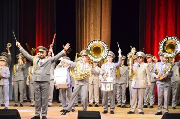 Концерт студенческих творческих коллективов Луганской государственной академии культуры и искусств имени Михаила Матусовского «Искусство, воспетое сердцем» прошел в Областном центре искусств и народного творчества в...