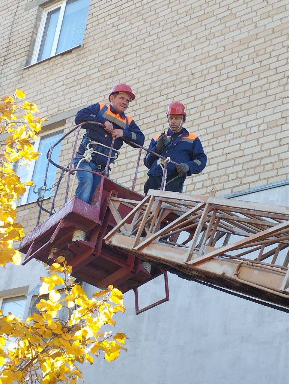 Севастопольская аварийная бригада помогает восстановить инфраструктуру в сёлах Мелитопольского муниципального округа Севастопольская аварийная бригада помогает восстановить инфраструктуру в сёлах Мелитопольского муниципального округа