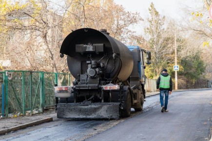 Ремонт дорог продолжается в Мелитополе