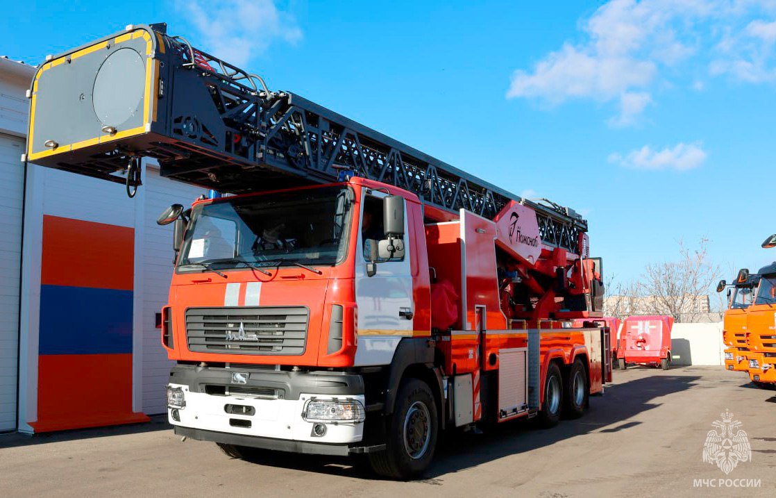Пожарно-спасательные подразделения МЧС России по Запорожской области получили новую технику Пожарно-спасательные подразделения МЧС России по Запорожской области получили новую технику