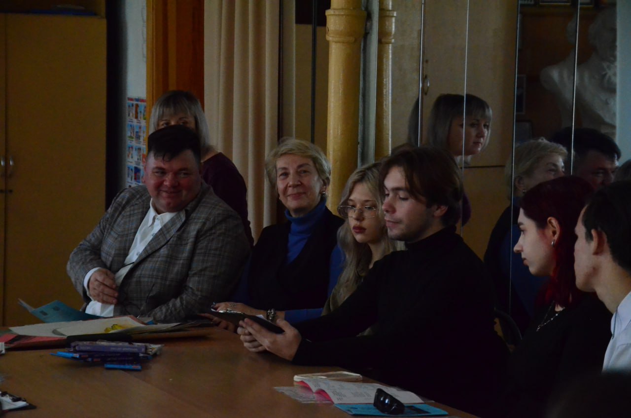 Разгадываем тайны творчества! Круглый стол в Мелитопольском колледже культуры и искусств Разгадываем тайны творчества! Круглый стол в Мелитопольском колледже культуры и искусств