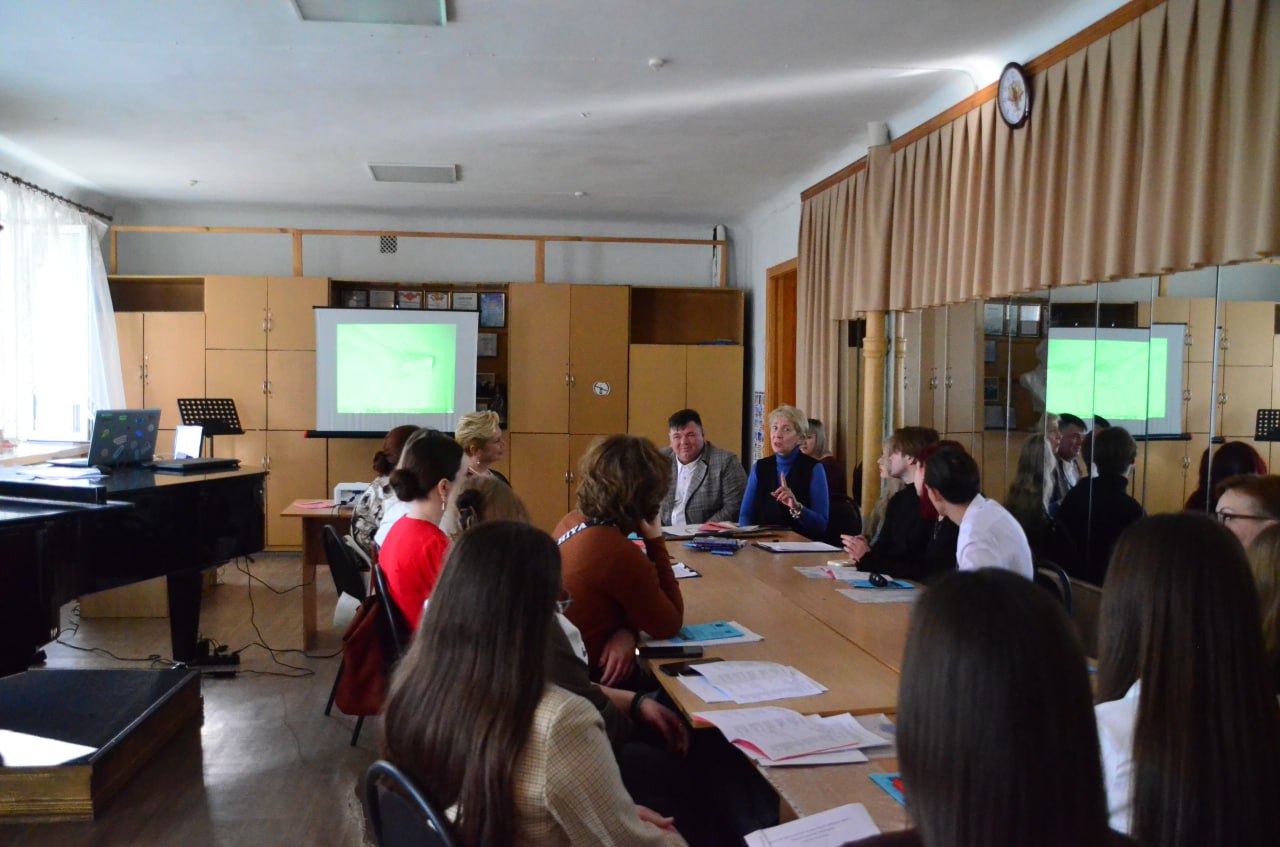 Разгадываем тайны творчества! Круглый стол в Мелитопольском колледже культуры и искусств Разгадываем тайны творчества! Круглый стол в Мелитопольском колледже культуры и искусств