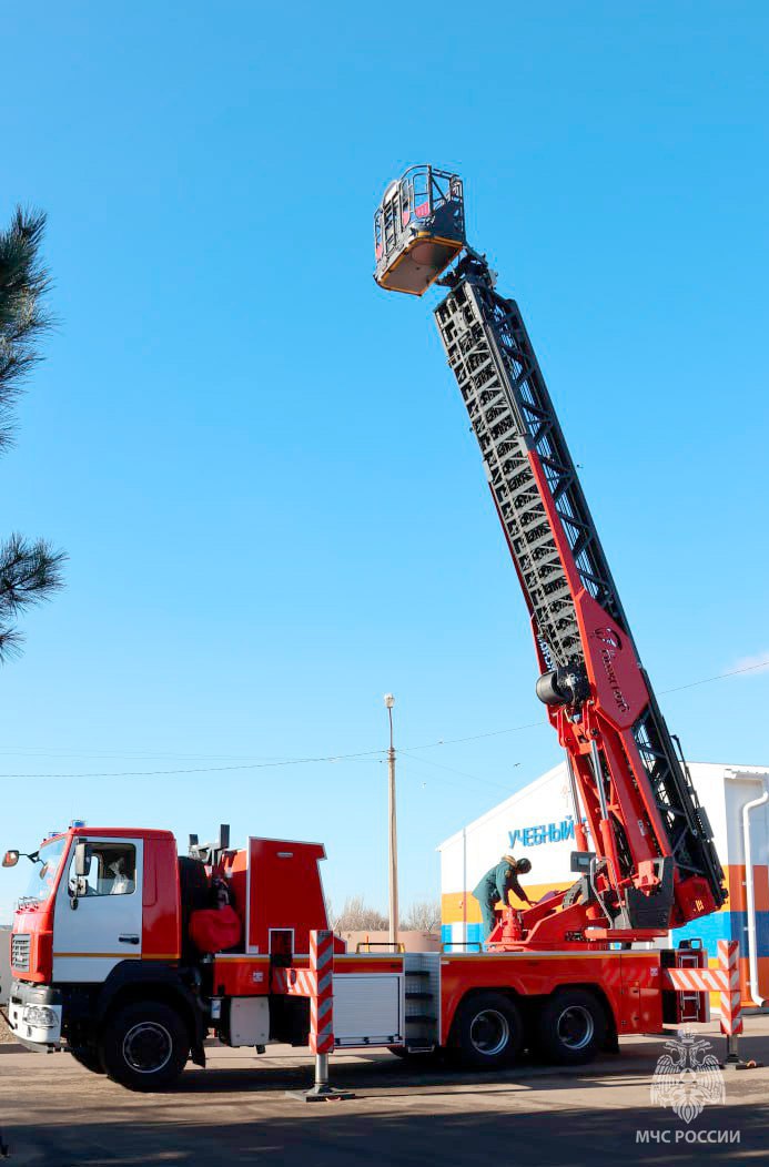 Пожарно-спасательные подразделения МЧС России по Запорожской области получили новую технику Пожарно-спасательные подразделения МЧС России по Запорожской области получили новую технику