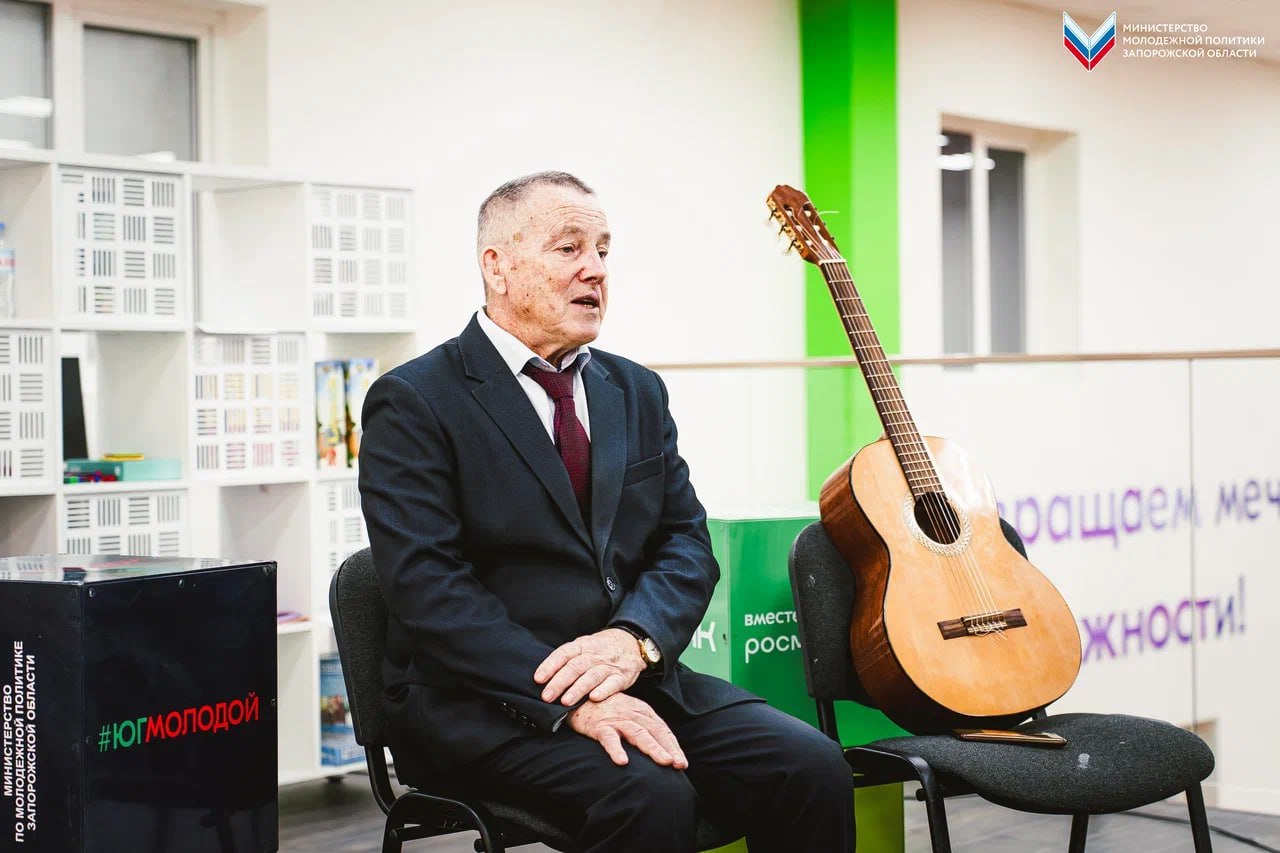 Поэт из Забайкалья познакомил молодежь Мелитополя со своими стихами