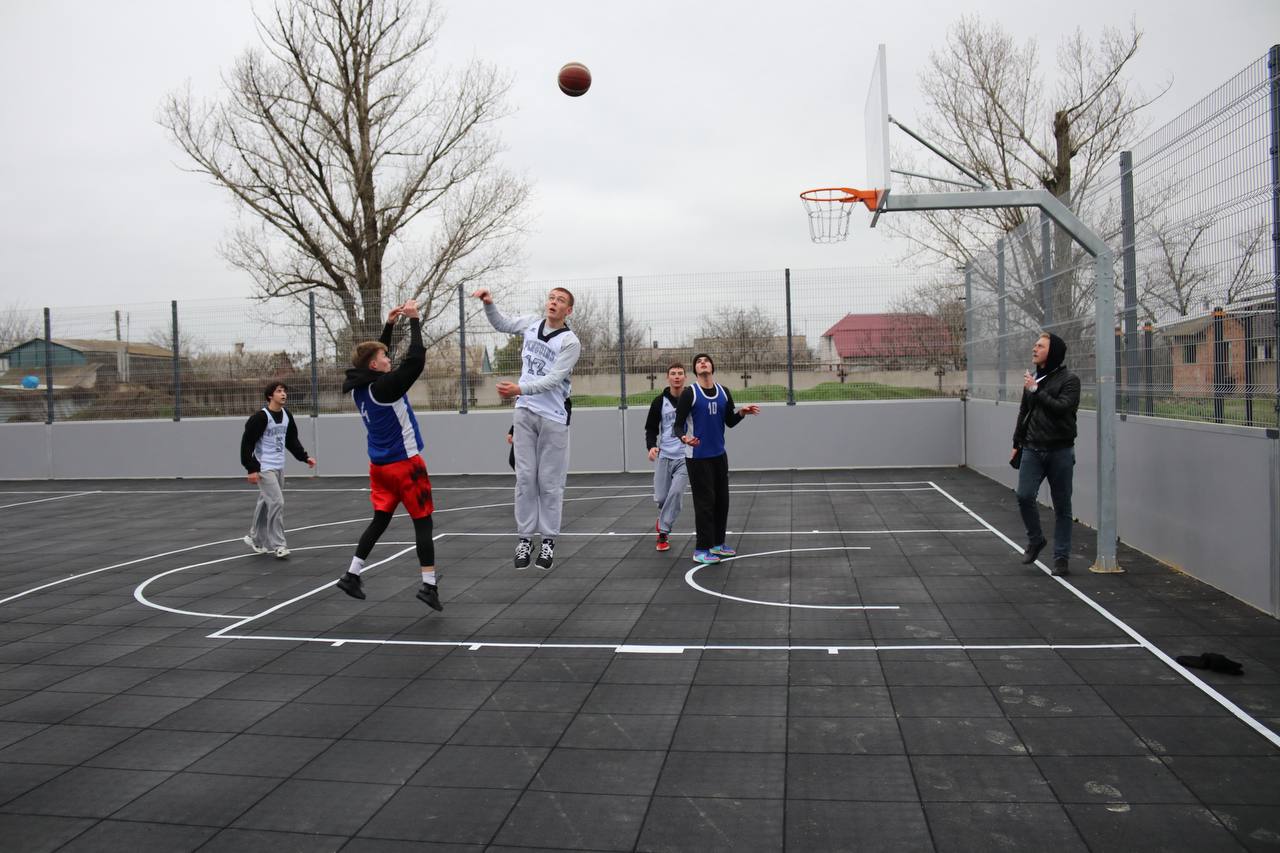 Новые физкультурно-оздоровительные комплексы открыты в Запорожской области в рамках народной программы Новые физкультурно-оздоровительные комплексы открыты в Запорожской области в рамках народной программы