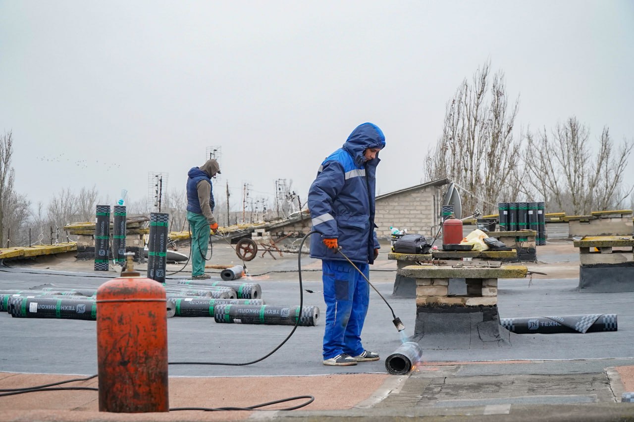 Власти Мелитополя организовали ремонт кровли многоквартирного дома после обращения жителя Власти Мелитополя организовали ремонт кровли многоквартирного дома после обращения жителя