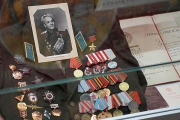 В краеведческий музей Мелитополя передали награды Героя Советского Союза