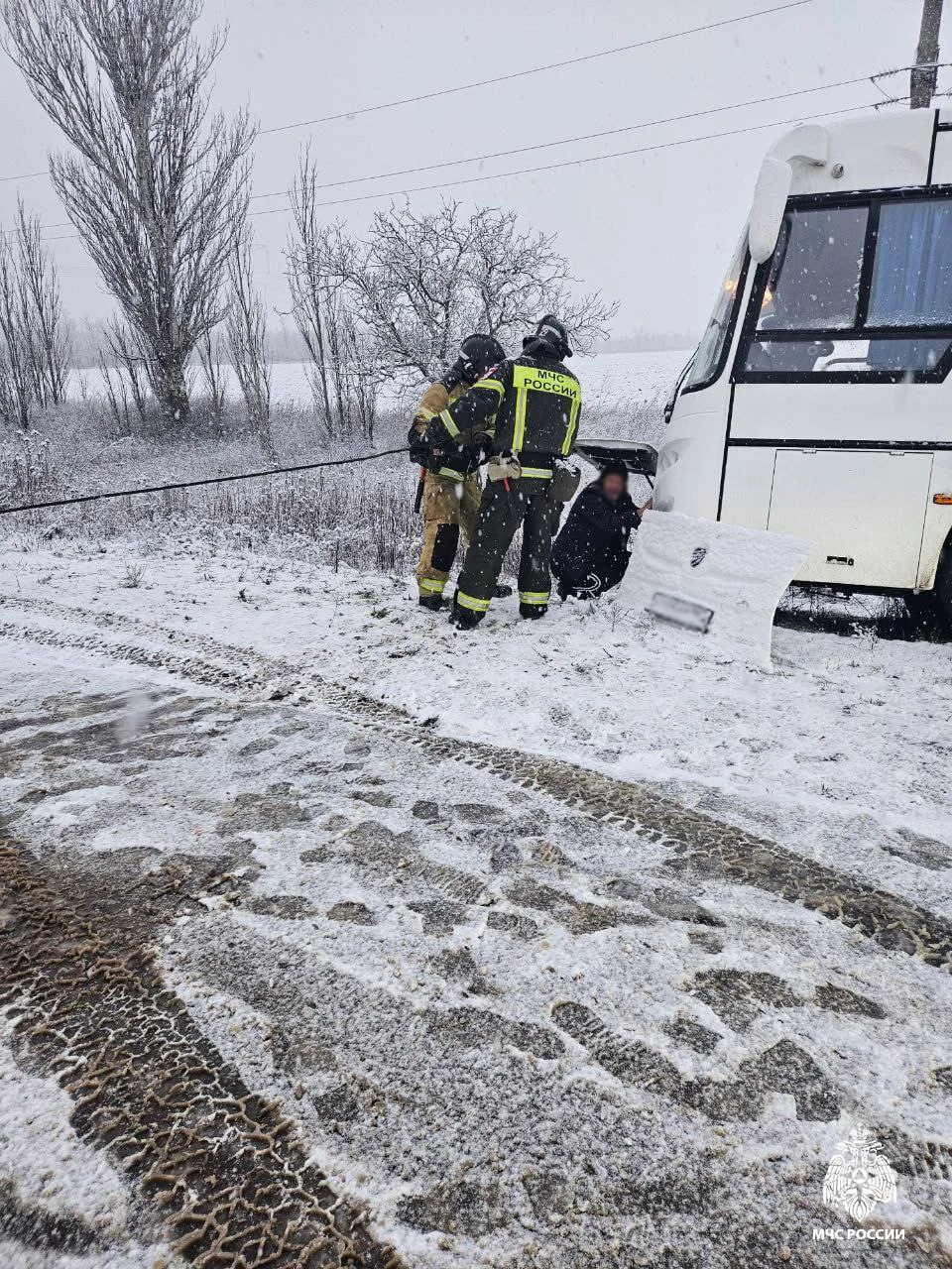 Сотрудники МЧС России оказали помощь водителю рейсового автобуса в Черниговском муниципальном округе Сотрудники МЧС России оказали помощь водителю рейсового автобуса в Черниговском муниципальном округе