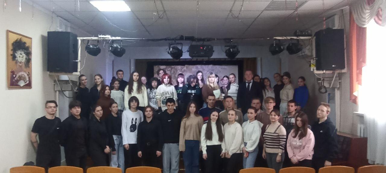 Ветеран прокуратуры Забайкалья провел в Запорожской области патриотические встречи со студентами и волонтерами Ветеран прокуратуры Забайкалья провел в Запорожской области патриотические встречи со студентами и волонтерами