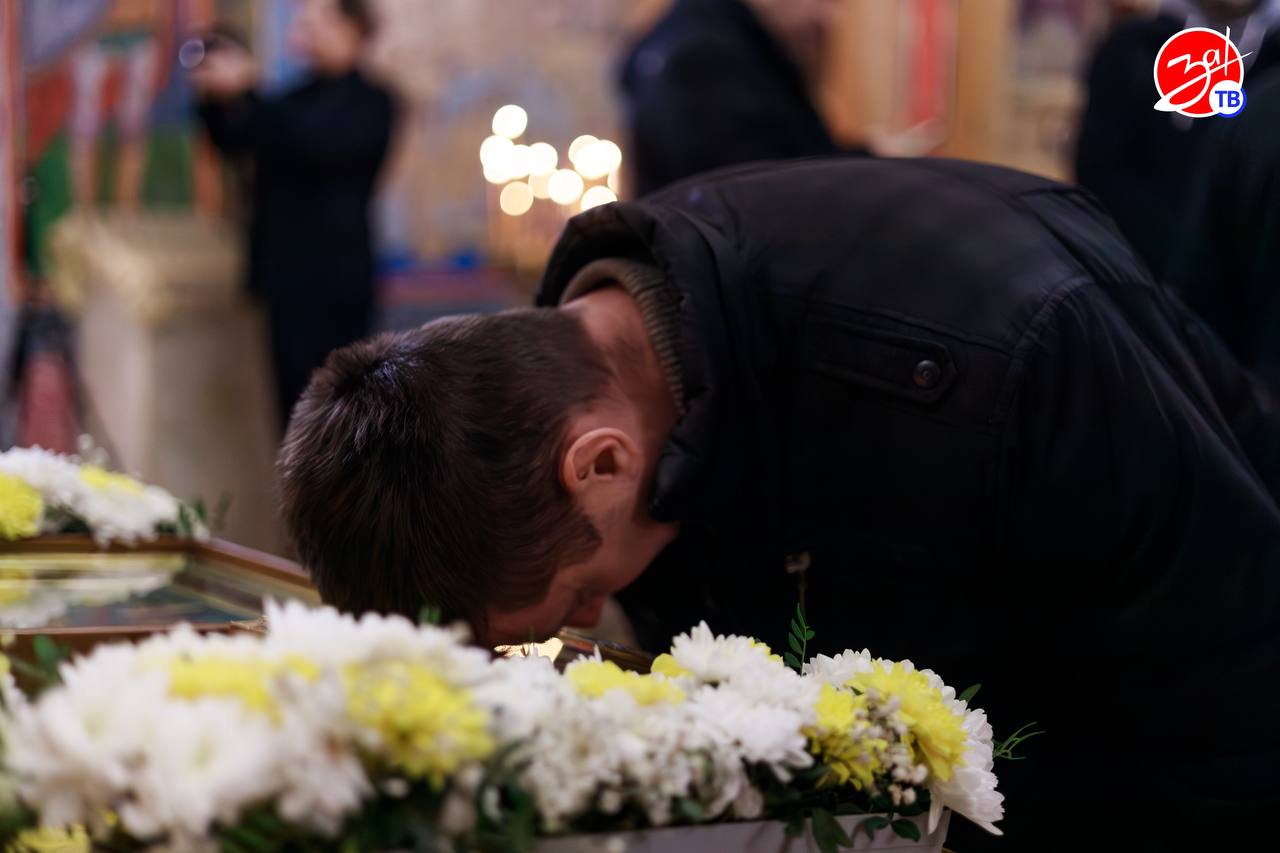 В Мелитополь привезли ковчег с частицей мощей святого Апостола Андрея Первозванного В Мелитополь привезли ковчег с частицей мощей святого Апостола Андрея Первозванного