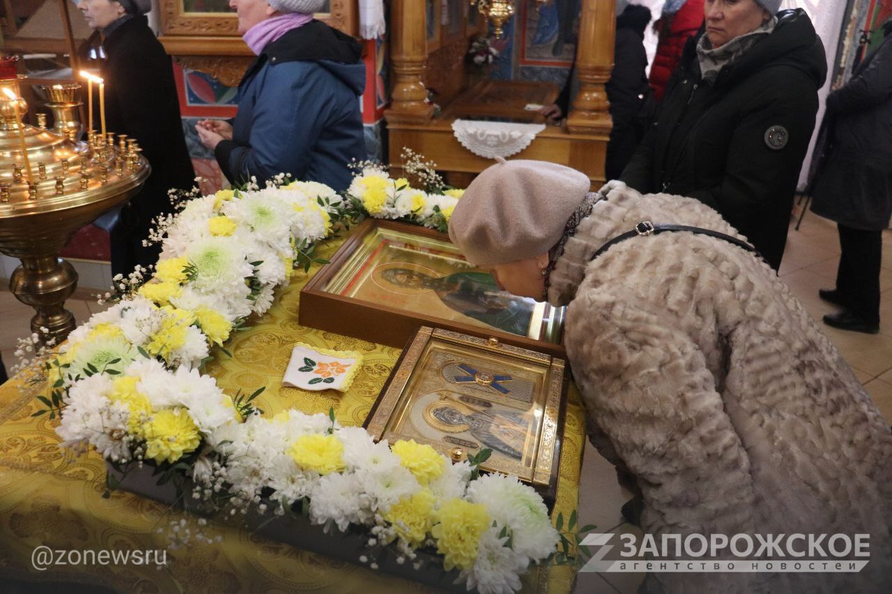 В Мелитополь привезли ковчег с частицей святых мощей апостола Андрея Первозванного В Мелитополь привезли ковчег с частицей святых мощей апостола Андрея Первозванного