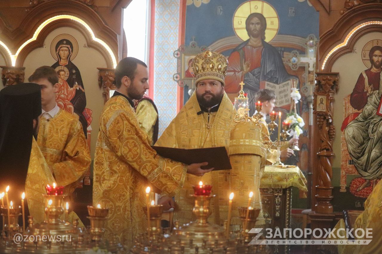 В Мелитополь привезли ковчег с частицей святых мощей апостола Андрея Первозванного В Мелитополь привезли ковчег с частицей святых мощей апостола Андрея Первозванного