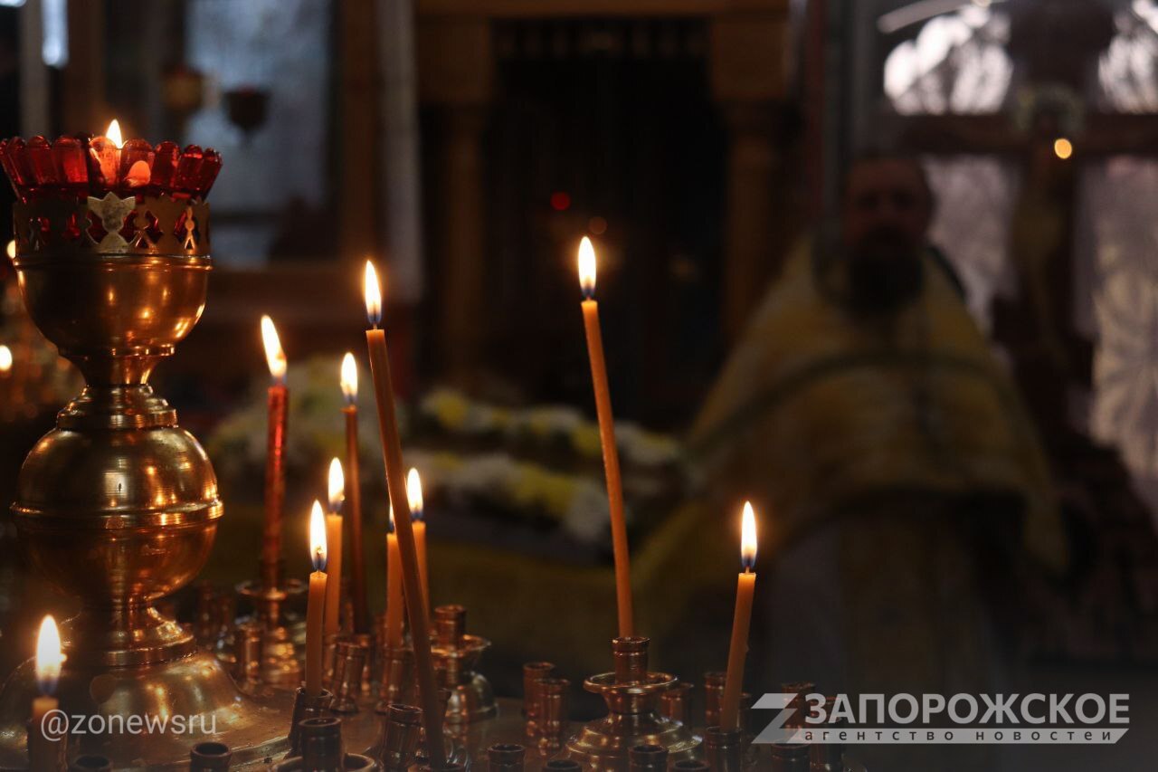 В Мелитополь привезли ковчег с частицей святых мощей апостола Андрея Первозванного В Мелитополь привезли ковчег с частицей святых мощей апостола Андрея Первозванного