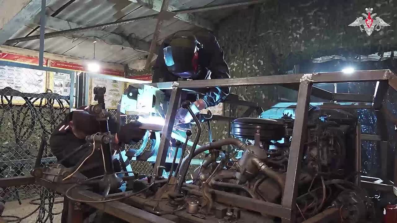 Материально-техническое обеспечение ВС РФ производит отбор граждан на воинские должности: