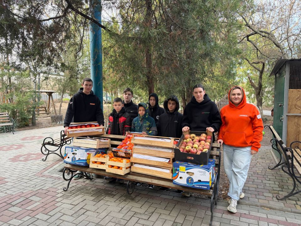 Поддержка, которая важна. Активисты регионального штаба #МЫВМЕСТЕ передали гуманитарную помощь в Мелитопольский областной центр социально-психологической реабилитации детей, а также в коррекционную школу Мелитополя...