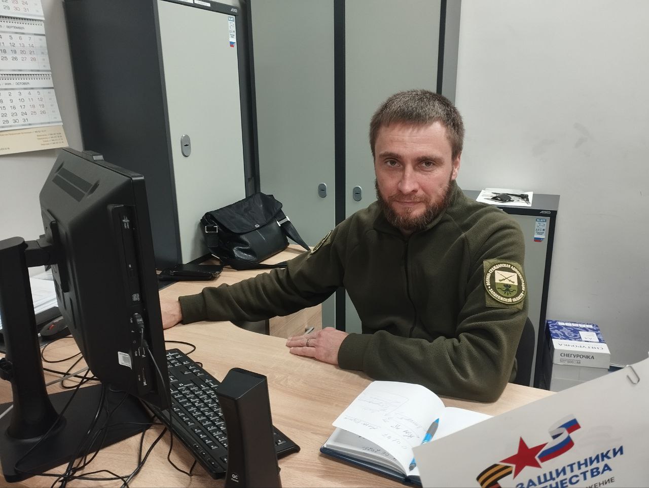 Перед вернувшимися с передовой участниками СВО в полный рост встает вопрос: как устраиваться в мирной жизни, чем зарабатывать на хлеб и семью? Помощь в трудоустройстве вчерашних солдат оказывают в Запорожской области филиал... Перед вернувшимися с передовой участниками СВО в полный рост встает вопрос: как устраиваться в мирной жизни, чем зарабатывать на хлеб и семью? Помощь в трудоустройстве вчерашних солдат оказывают в Запорожской области филиал...