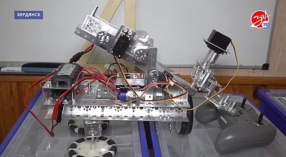 В Запорожской области в 2025 году впервые стартовали очные курсы по робототехнике в рамках проекта «Код будущего»